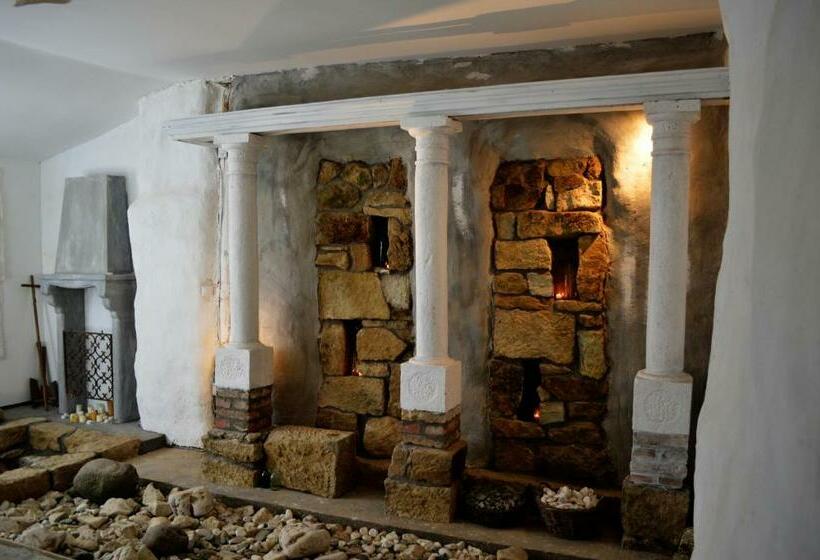 デラックスルーム, Faluhely Major