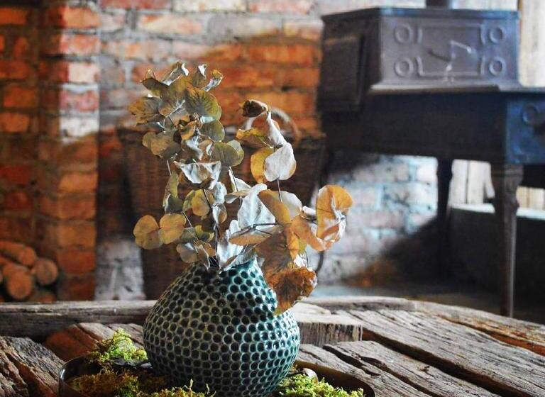 デラックススイート, Faluhely Major