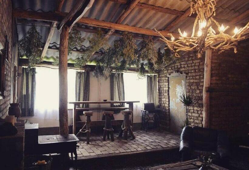 デラックススイート, Faluhely Major