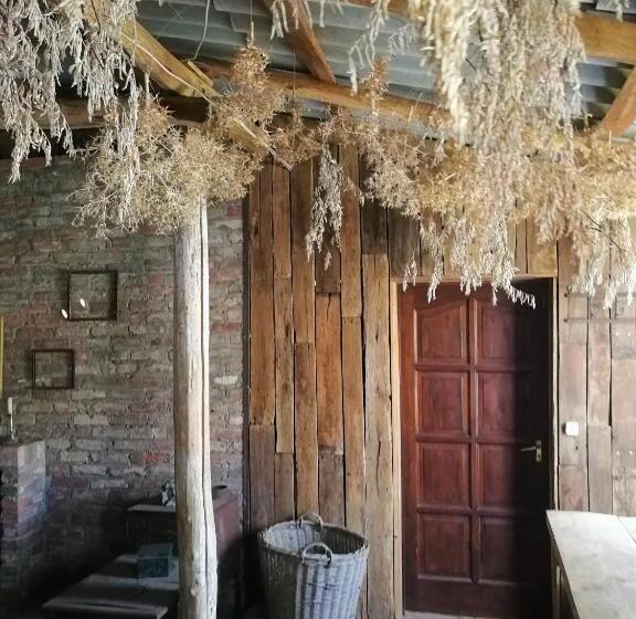 デラックススイート, Faluhely Major