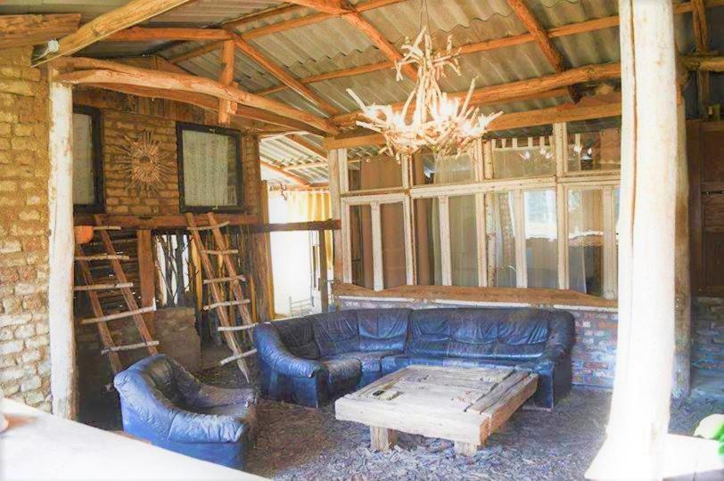 デラックススイート, Faluhely Major