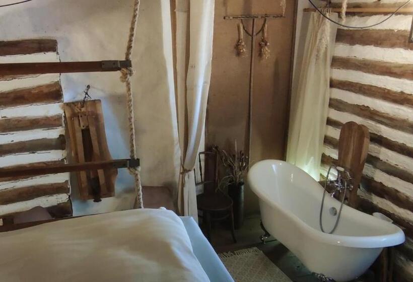 スタンダードルーム, Faluhely Major