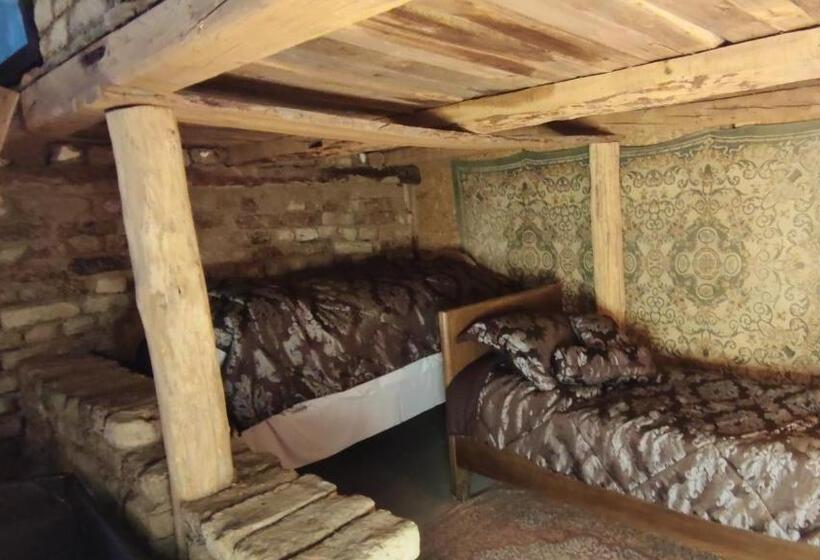 デラックススイート, Faluhely Major