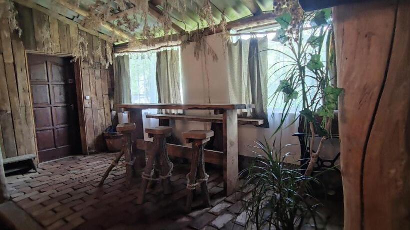 デラックススイート, Faluhely Major