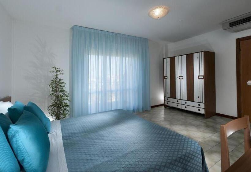 经济型三人房间, Paris Resort