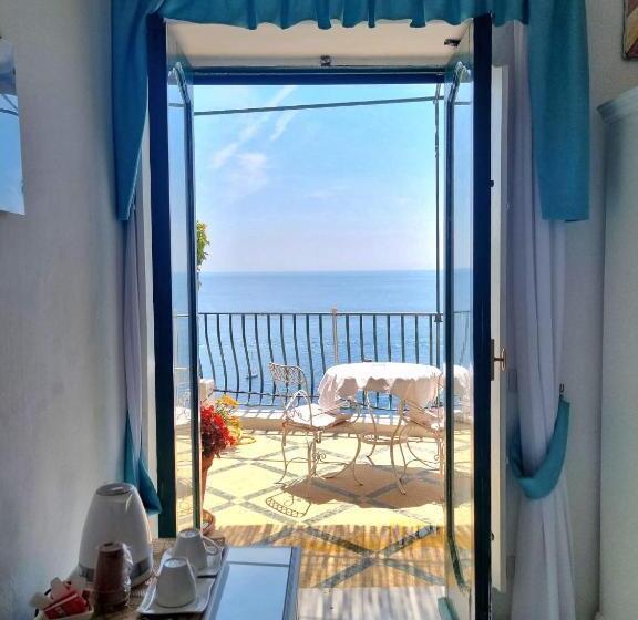 オーシャンビュースタンダードルームバルコニー付き, Pensione Maria Luisa