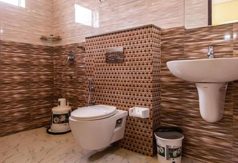 سوییت اجرایی, Woodside Residency