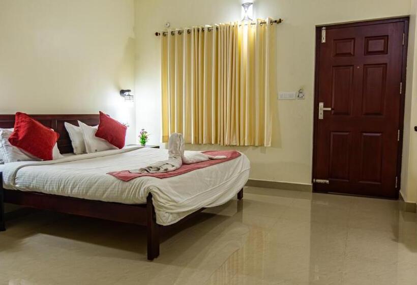 اتاق لوکس چهار تخته, Woodside Residency