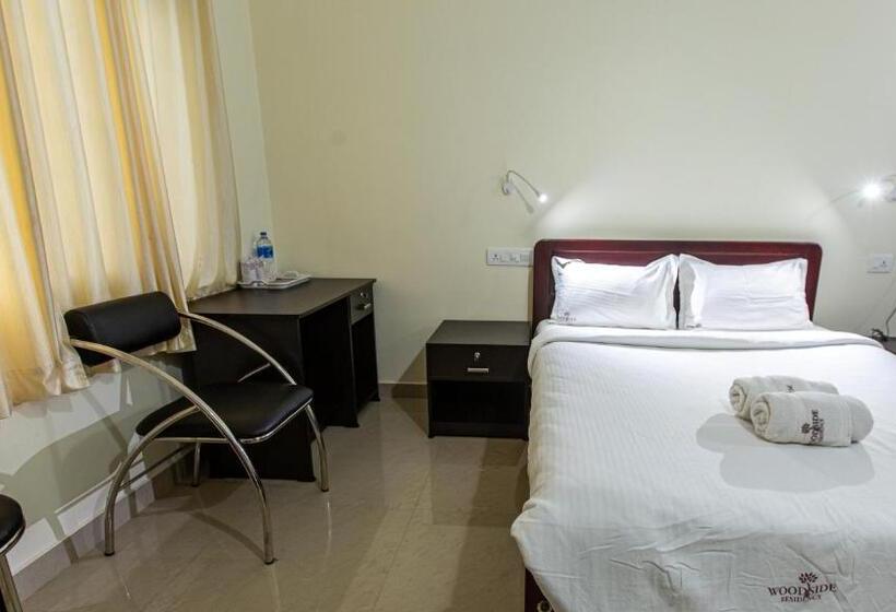 اتاق لوکس, Woodside Residency