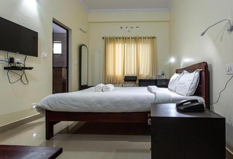 اتاق لوکس, Woodside Residency