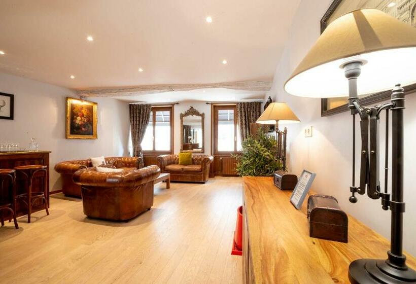 1 Bedroom Penthouse Apartment, La Maison De Maurice