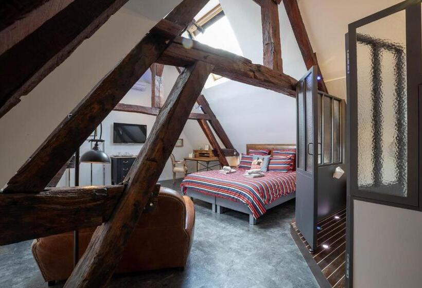 سوییت, La Maison De Maurice