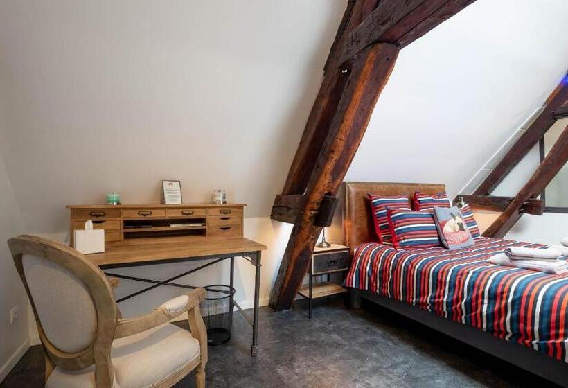 سوییت, La Maison De Maurice