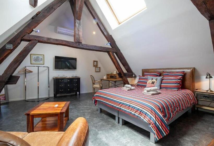 سوییت, La Maison De Maurice