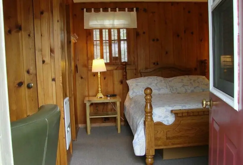 スタンダードルーム, Cedar Ridge Cabins