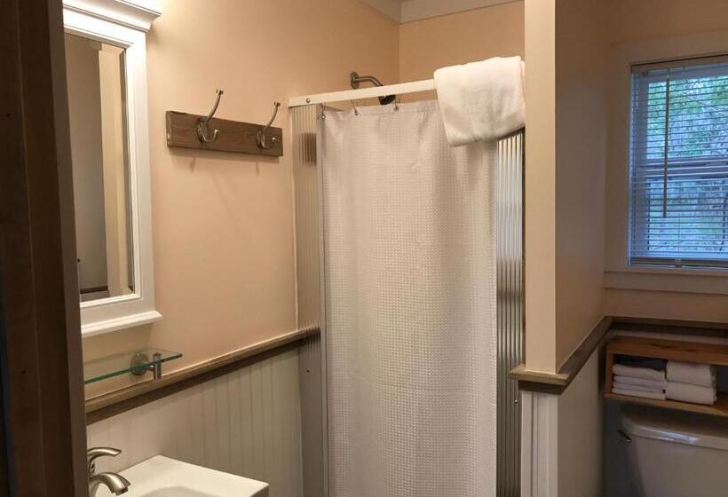 Номер Deluxe, Cedar Ridge Cabins