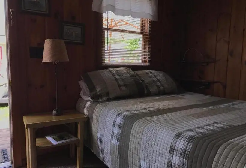 スタンダードルーム, Cedar Ridge Cabins