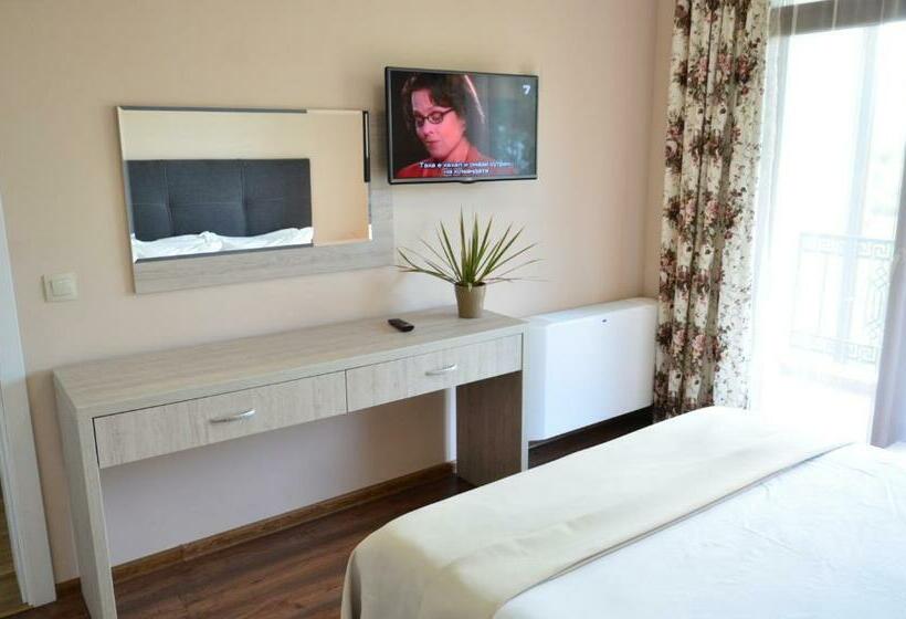 Номер Стандарт с Балконом, Guesthouse Green Fields