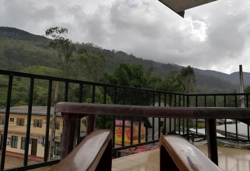 חדר אקונומי לשלושה, Paradise Entrance