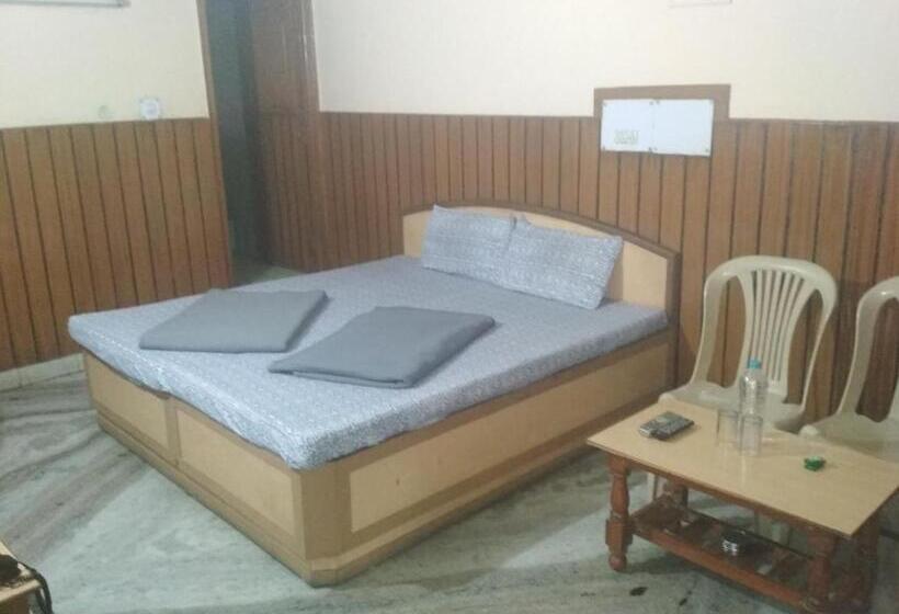 デラックスルーム, Rajpal Guest House
