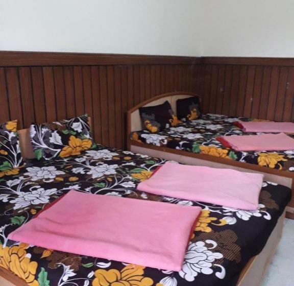 デラックスファミリールーム, Rajpal Guest House
