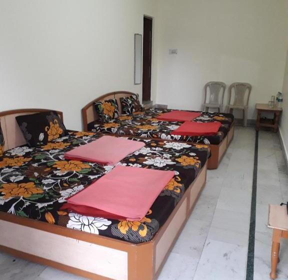 デラックスファミリールーム, Rajpal Guest House