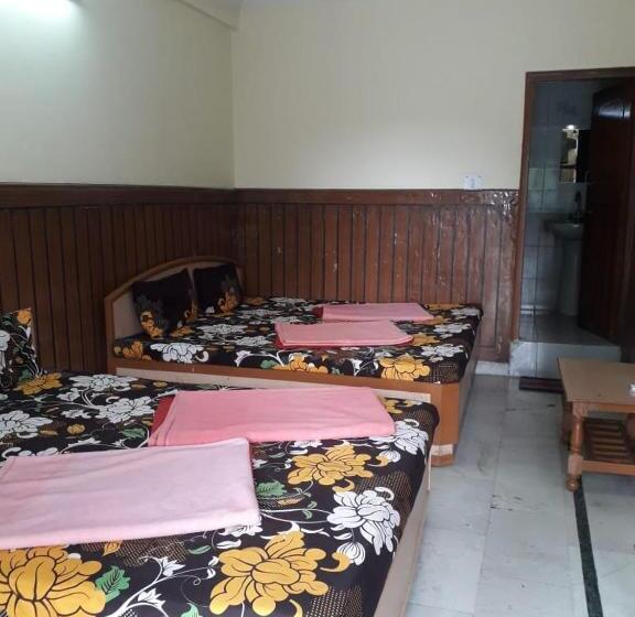 デラックスファミリールーム, Rajpal Guest House