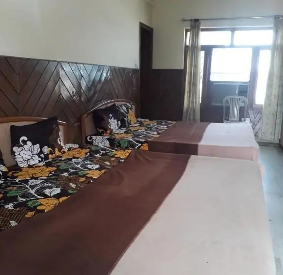 デラックスファミリールーム, Rajpal Guest House