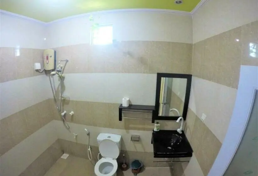Deluxe Room, Midsummer Thulusdhoo
