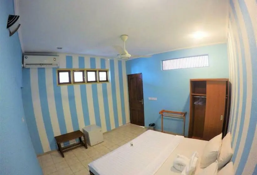 Deluxe Room, Midsummer Thulusdhoo