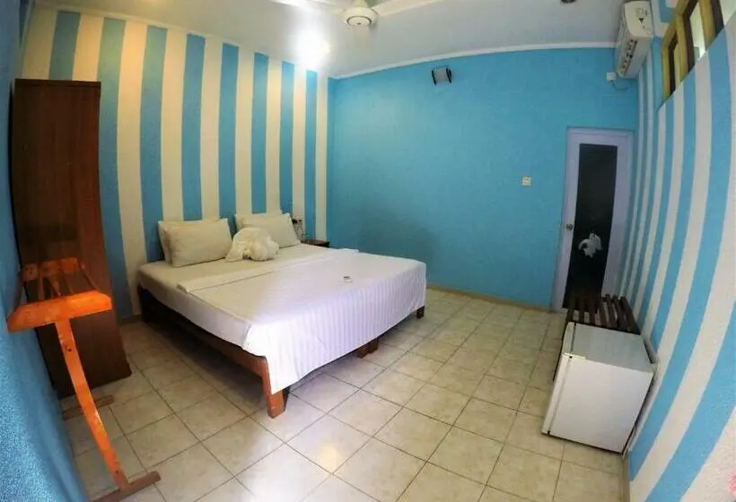 Deluxe Room, Midsummer Thulusdhoo