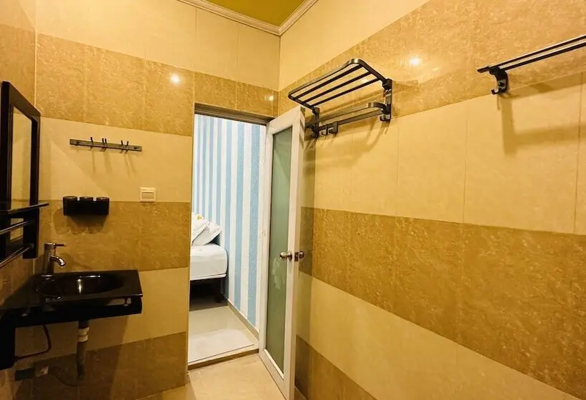 Deluxe Room, Midsummer Thulusdhoo