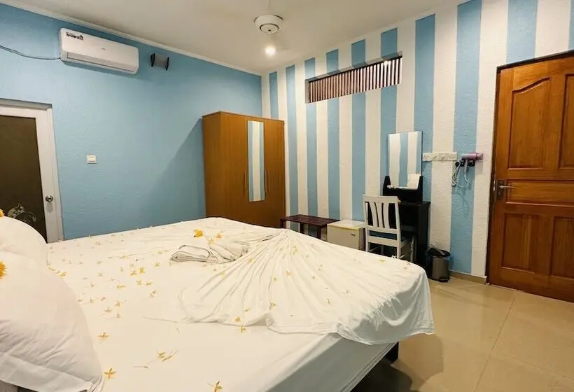 Deluxe Room, Midsummer Thulusdhoo