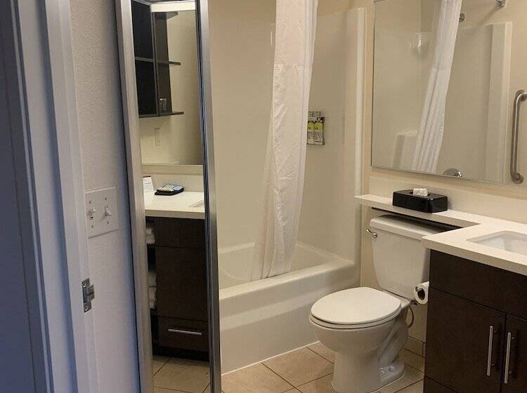 חדר סטנדרט, Candlewood Suites Fargo North Dakota State University, An Ihg