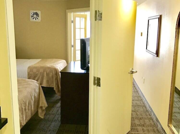 سوییت, Clarion Hotel & Suites Hamden New Haven