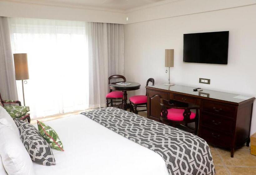 اتاق استاندارد با چشمانداز استخر, Coco Palm