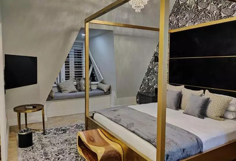 Superior Suite