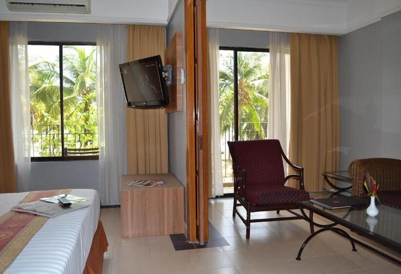 キングサイズベッドのジュニアスイート, Corus Paradise Resort Port Dickson