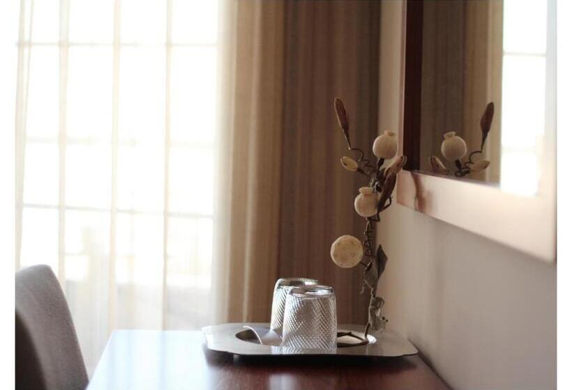 חדר סופריור, El Trebol