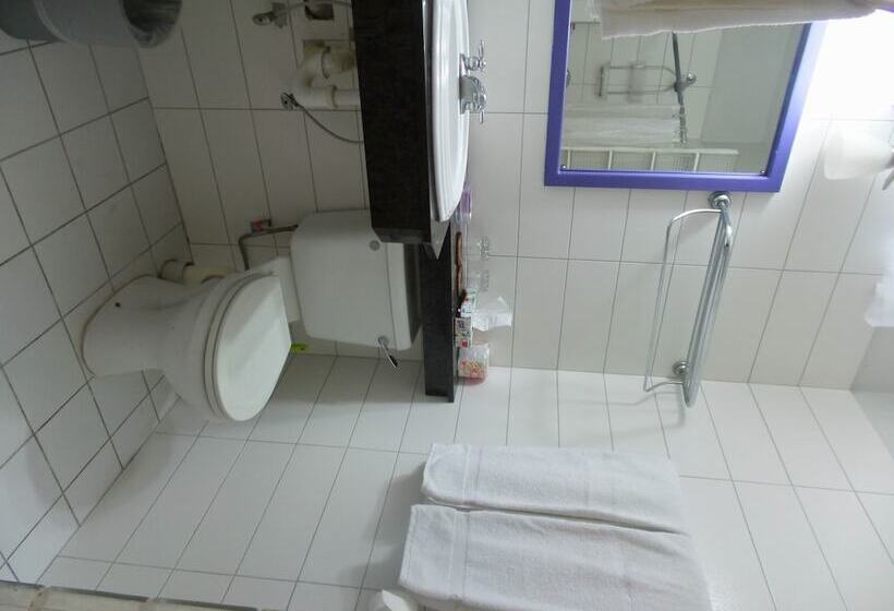 اتاق استاندارد با 2 تخت دوبل, Forty Winks Inn