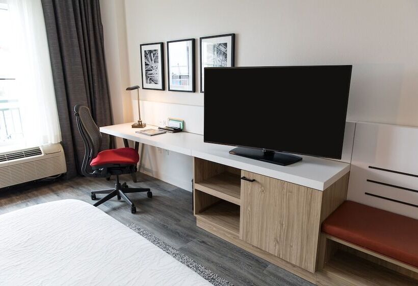 스탠다드 룸 더블 침대, Hilton Garden Inn Savannah Historic District