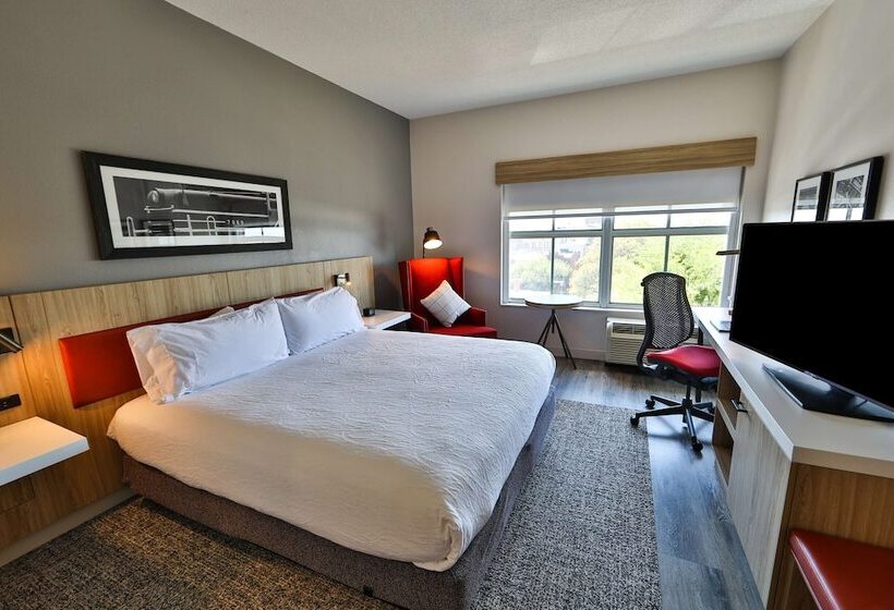 스탠다드 룸 더블 침대, Hilton Garden Inn Savannah Historic District