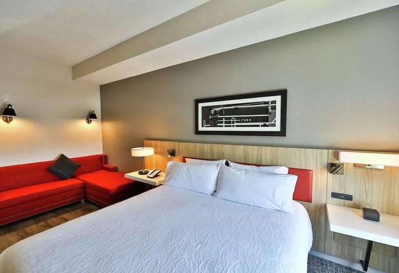 스탠다드 룸 더블 침대, Hilton Garden Inn Savannah Historic District