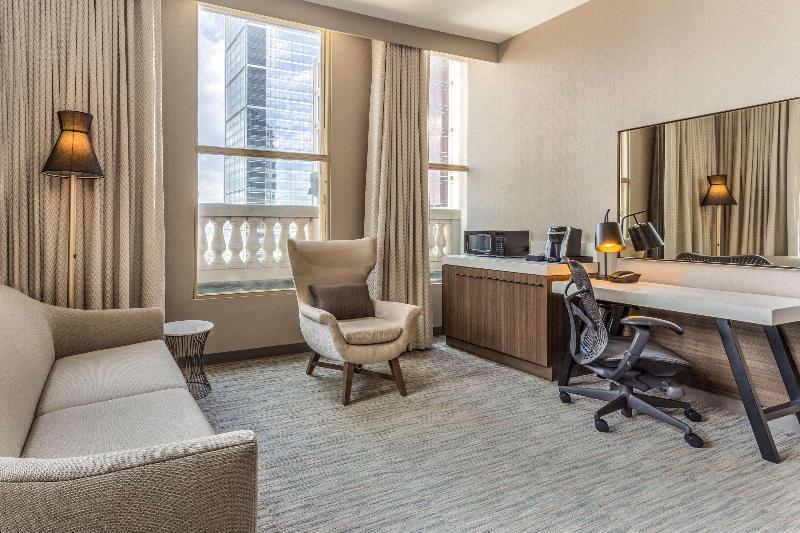 キングサイズベッドのスイートルーム, Hilton Garden Inn Indianapolis Downtown