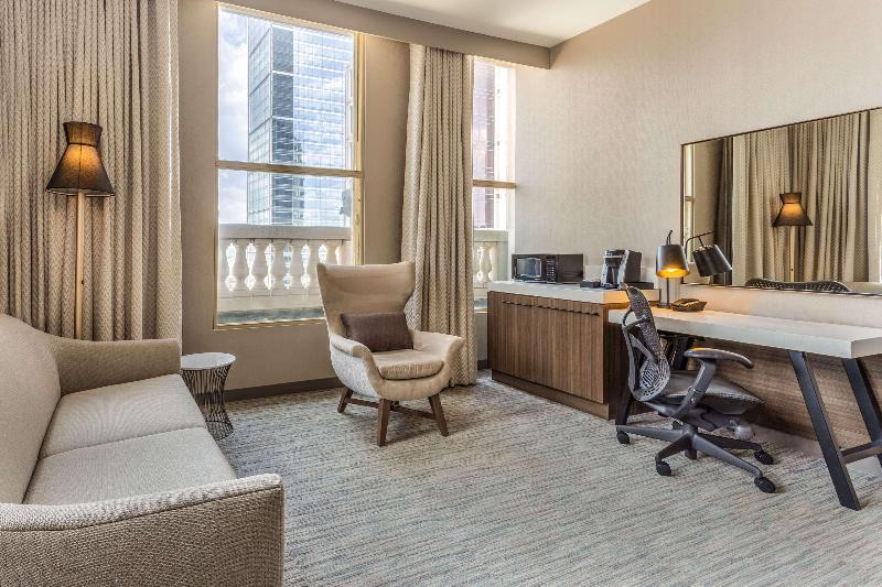 キングサイズベッドのスイートルーム, Hilton Garden Inn Indianapolis Downtown