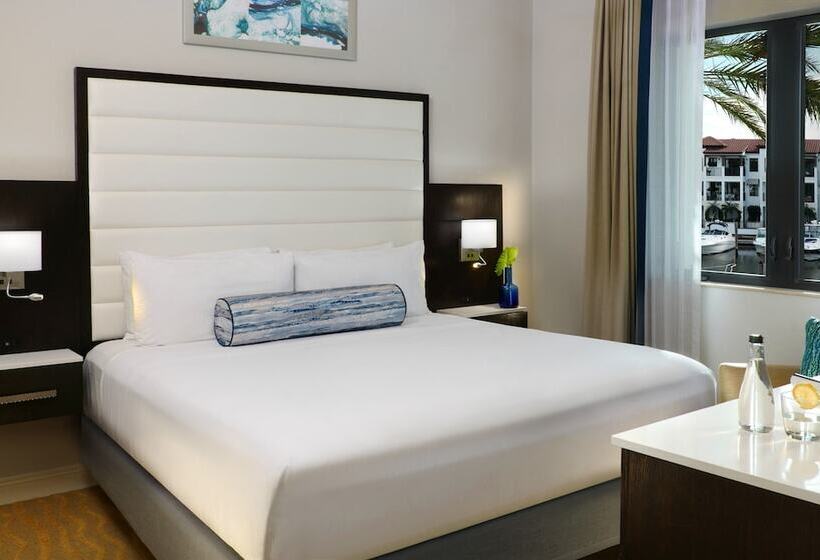 침실 2개 스위트, Naples Bay Resort And Marina