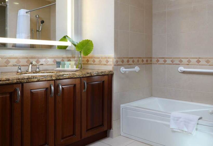 장애인을 위한 스위트, Naples Bay Resort And Marina