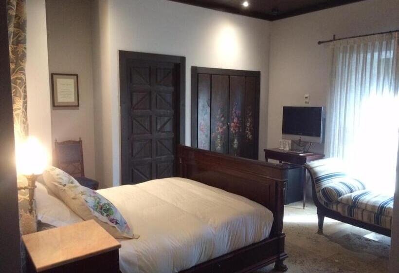 סוויטה, Palacio De Mengibar