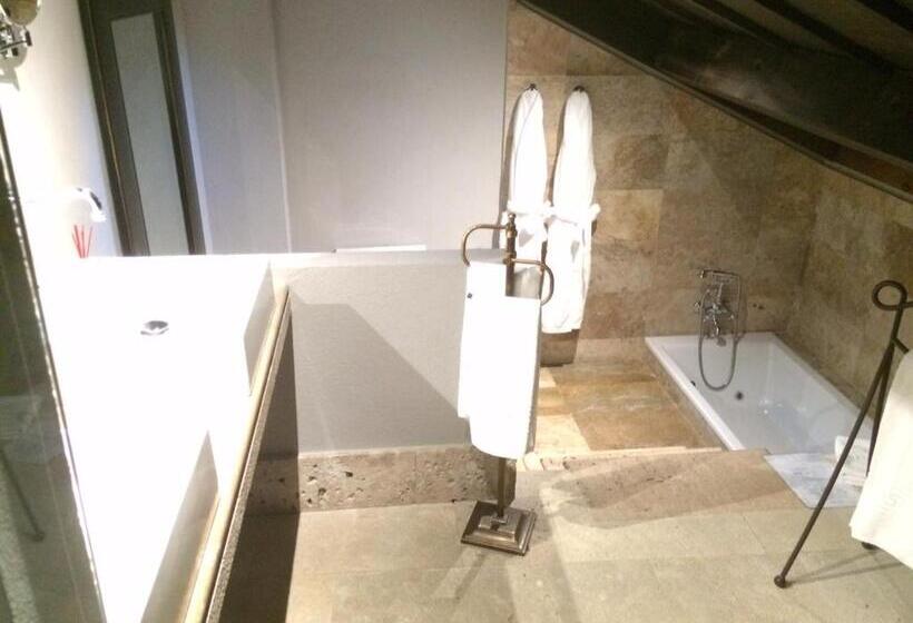 סוויטה, Palacio De Mengibar