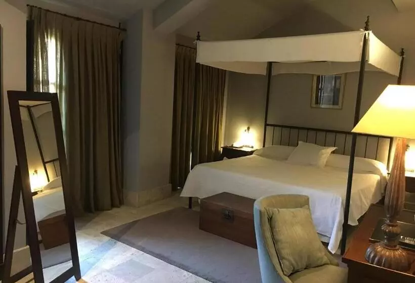 Junior Suite, Palacio De Mengibar